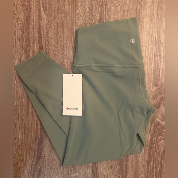 New Lululemon Align high rise pant 25” Light Green. Grey Eucalyptus.Size 8. - Picture 8 of 9